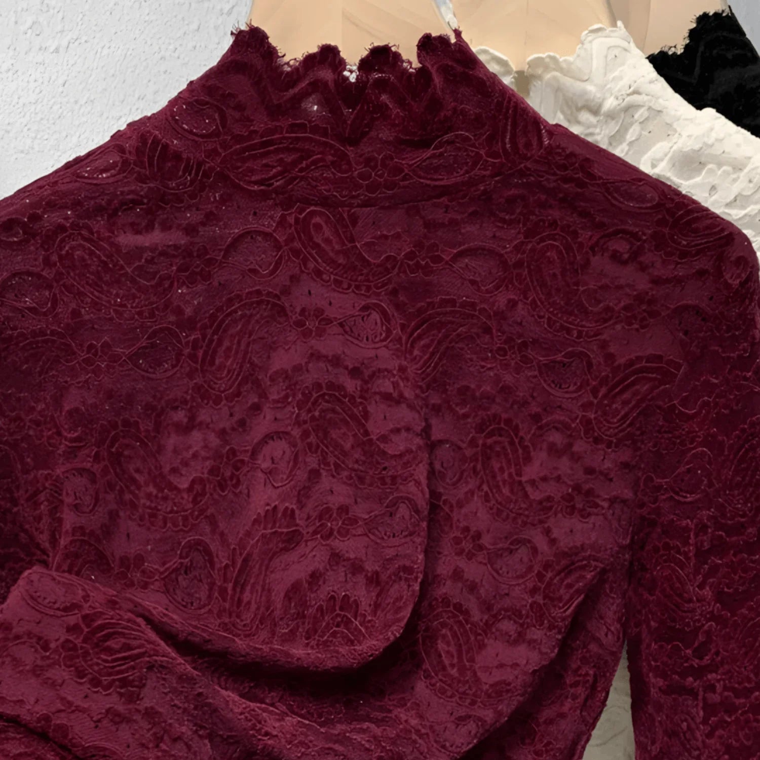 Blusa Renda Estampa Paisley - BIANC